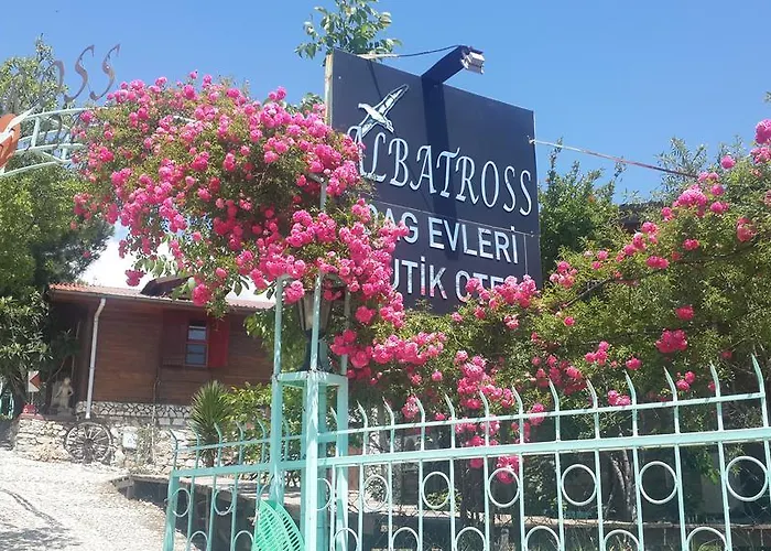 Kaz Daglari Albatross Dag Evleri Gure